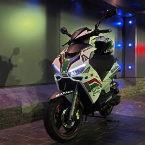 22年モデル モンツァ125ccスクーター インジェクションタイプ イタリアンデザイン スクーター トライクファクトリジャパンーのｏｅｍ めっちゃかっこいい トライクファクトリー