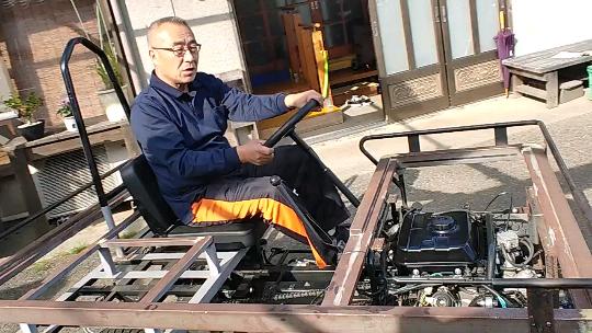 مهدی زندی مقدم مخترع ایرانی در ژاپن مینی ماشین برقی یا با انجین